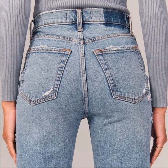 Abercrombie The Dad High-Rise Jeans Size 27 - Distressed 4 short - Picture 8 of 9